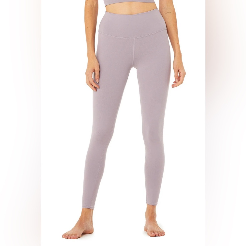 Alo Yoga 7/8 High-Waist Airbrush Legging: Lavender Smoke, M